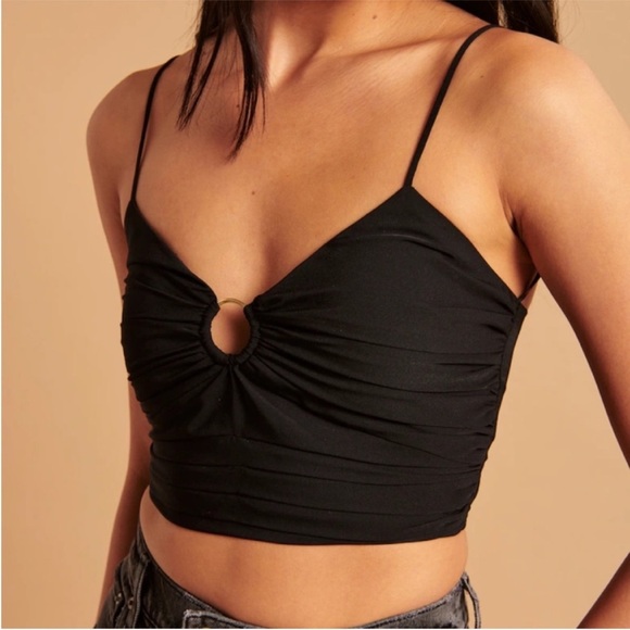 NWT A&F Black o-ring ruched crop top, Size Small - Picture 2 of 8